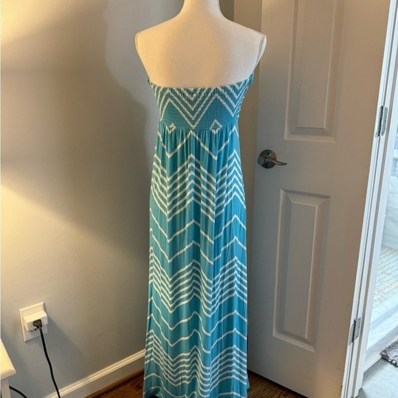 NWT turquoises and white chevron Maxi Dress womens  size L strapless - Picture 2 of 11